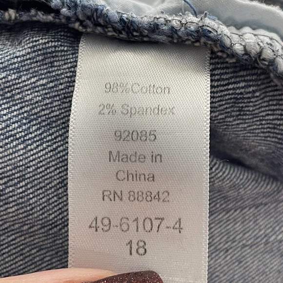 Ellos Women’s Plus Size‎ 18 Frayed Destructed Stretch Ankle Cropped Jeans - Picture 3 of 12